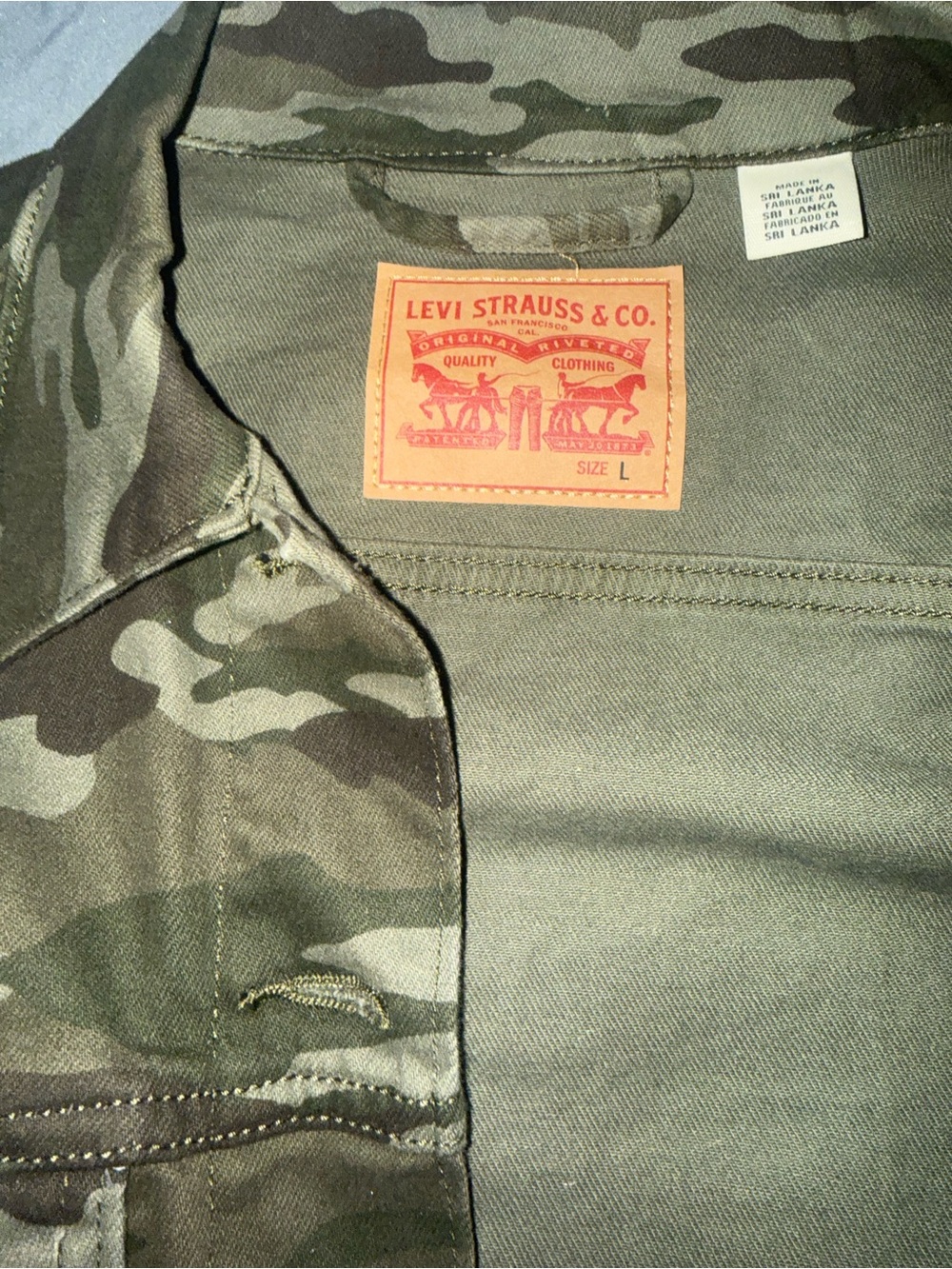 Levi's women’s Camo Denim Trucker Jacket - Green Camo - Picture 2 of 4